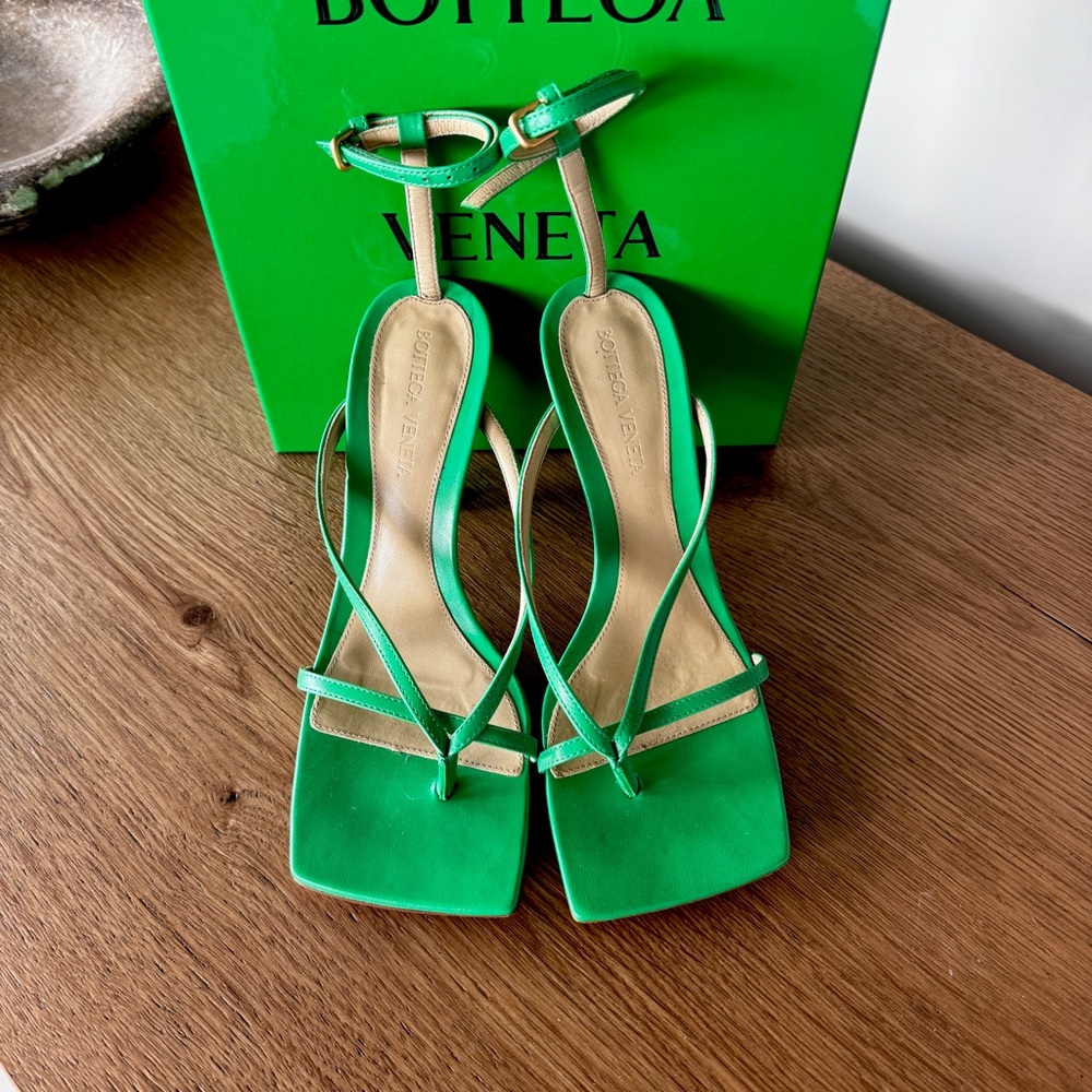 BOTTEGA VENETA - STRETCH SANDAL - COLOR GRASS